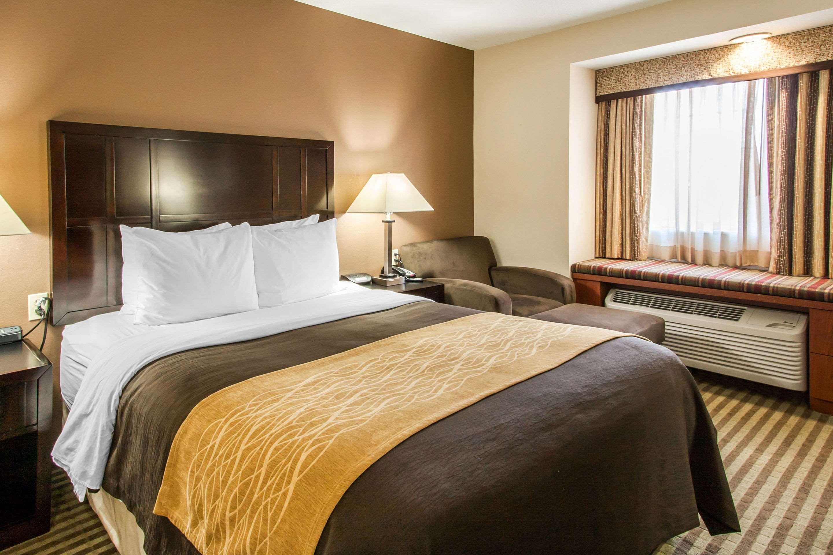 Hotel Comfort Near I-84 And I-205 Portland
