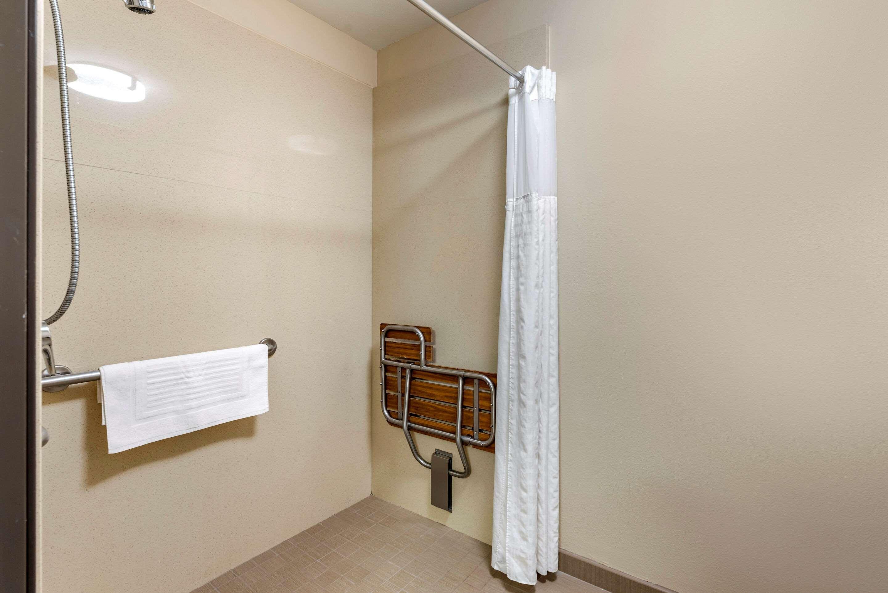 Comfort Near I-84 And I-205
