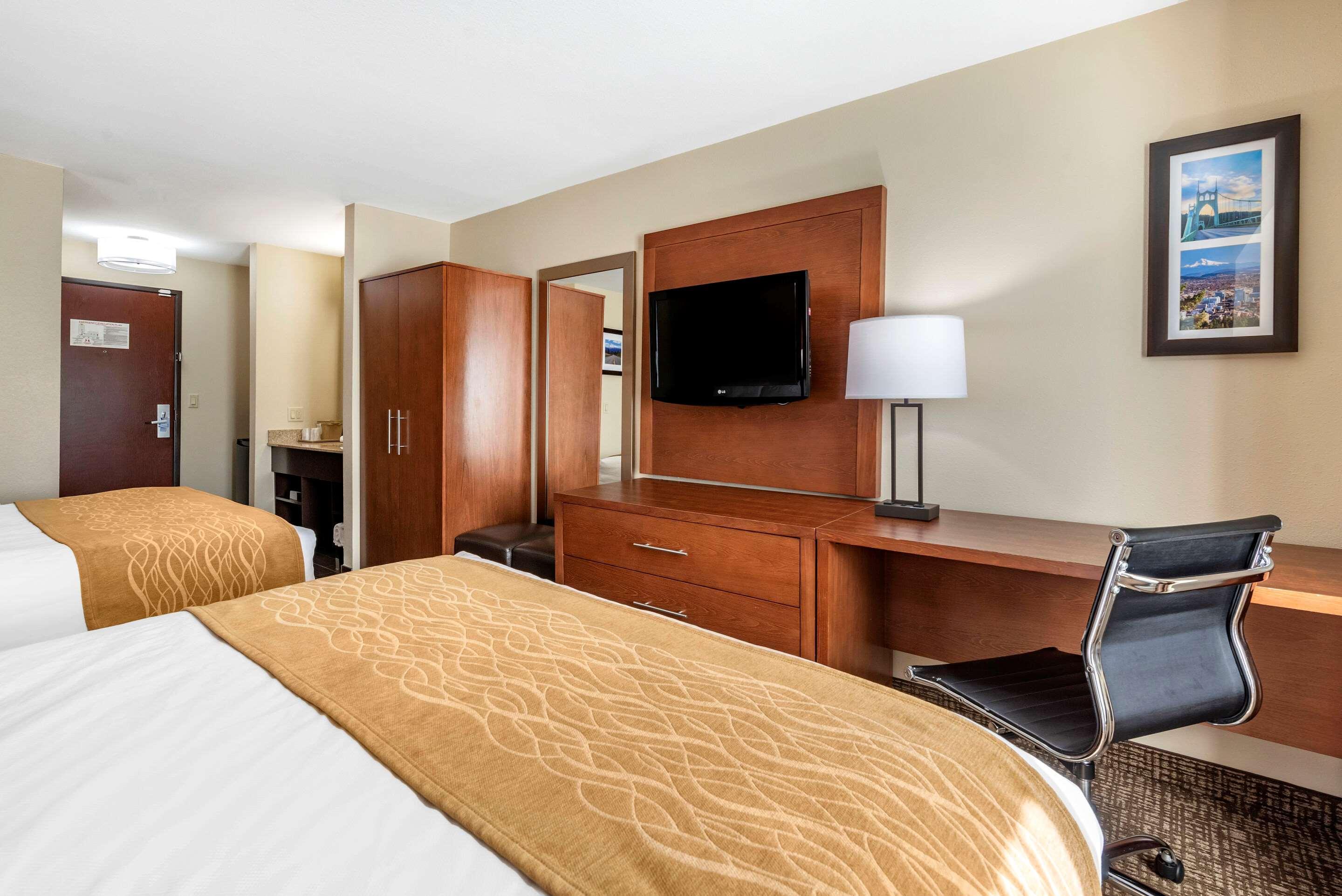 Comfort Near I-84 And I-205