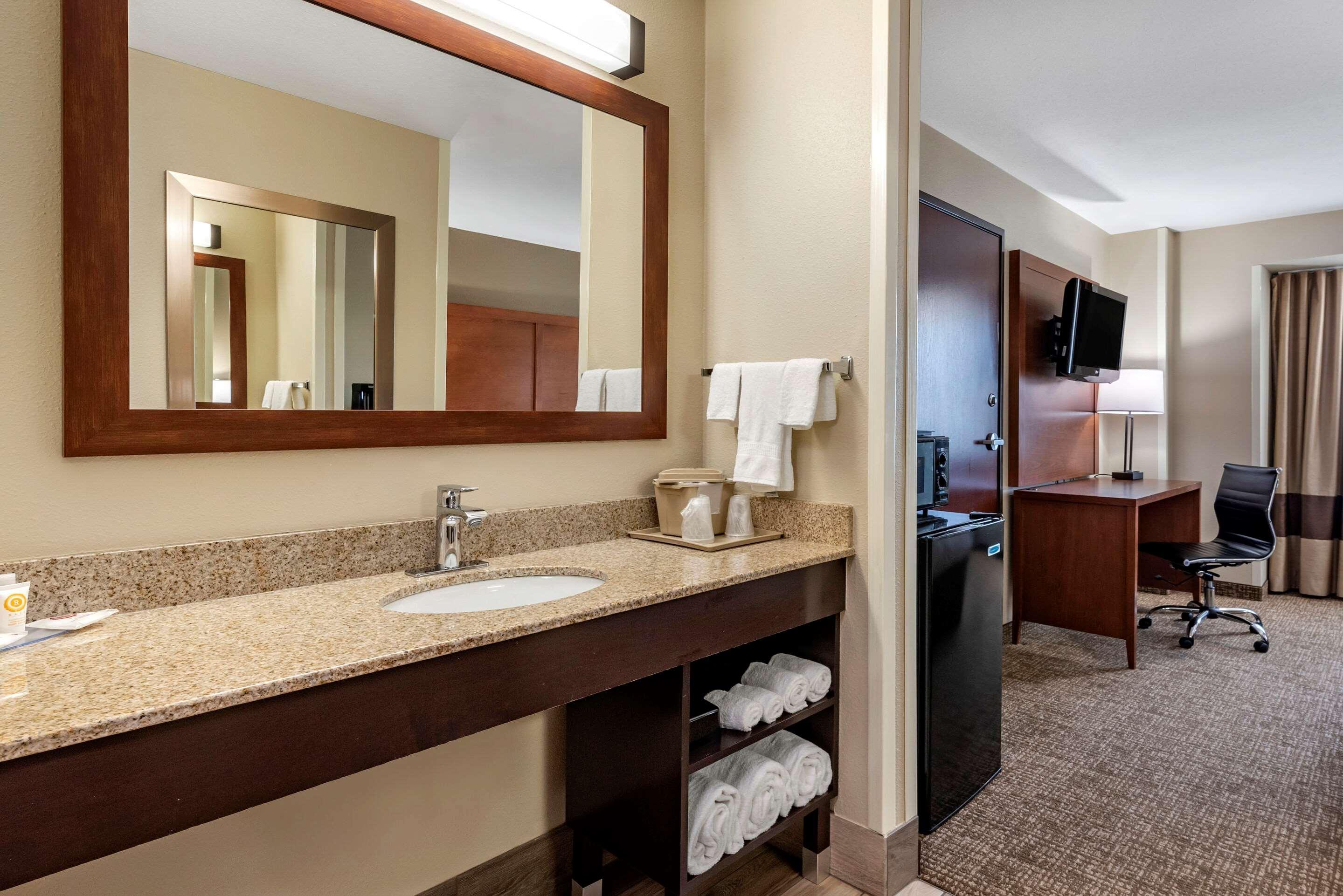 Comfort Near I-84 And I-205 Portland