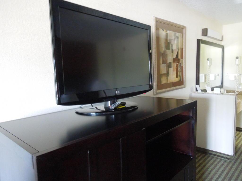 Hotel Comfort Near I-84 And I-205