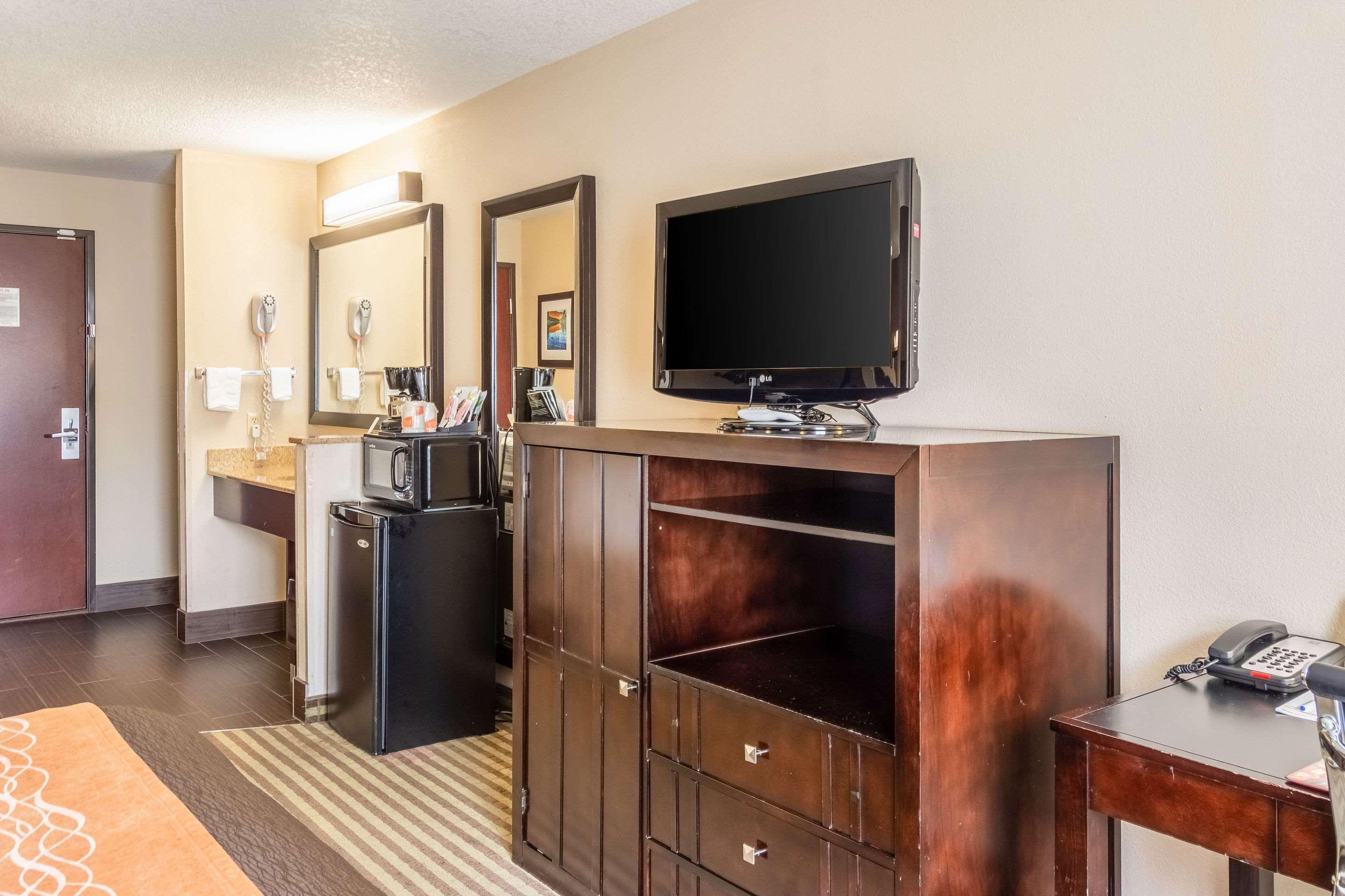 Comfort Near I-84 And I-205 Hotel 3*