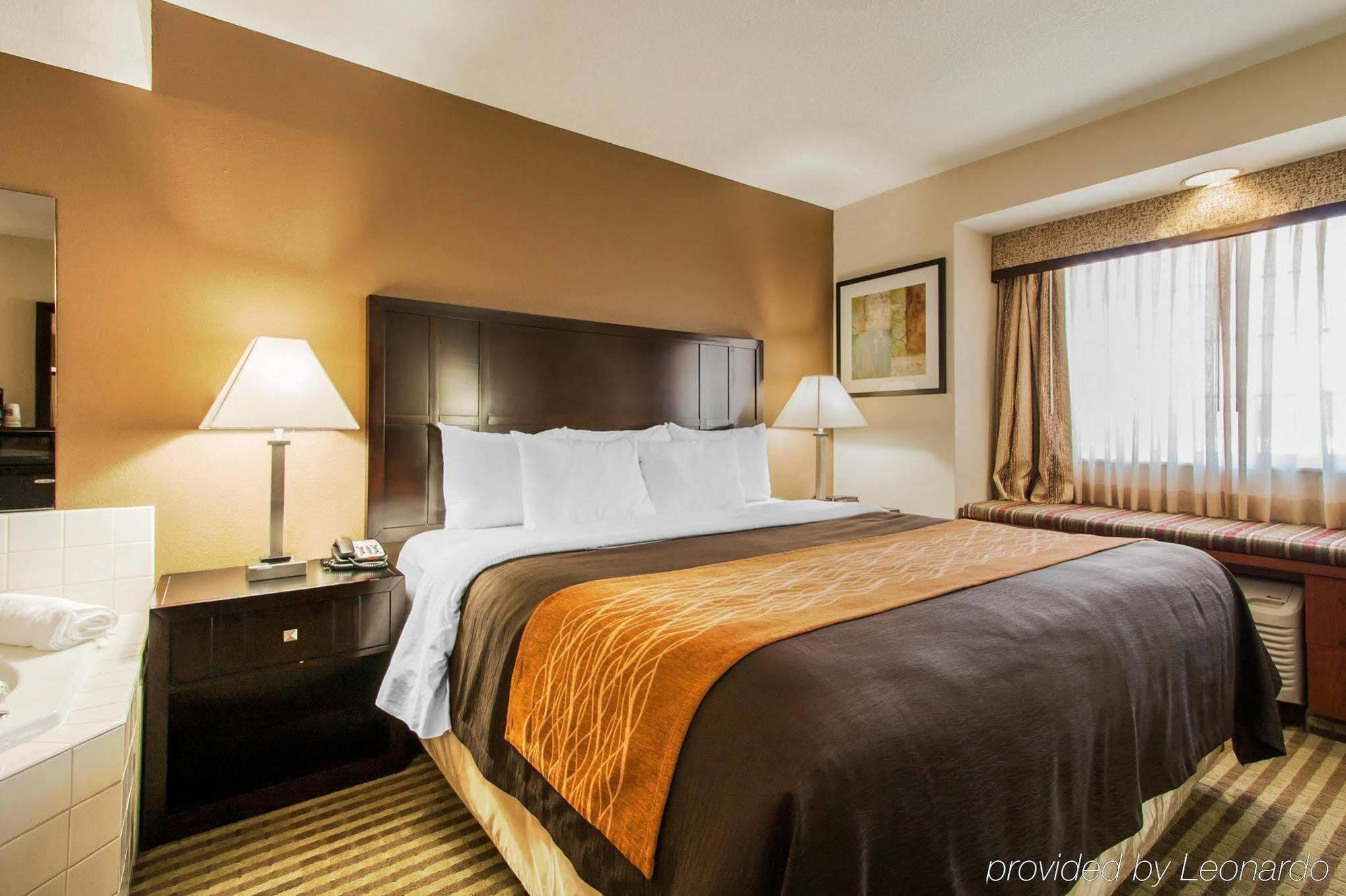 Hotel Comfort Near I-84 And I-205 Portland
